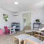 Ten-bedroom In * Petrčane