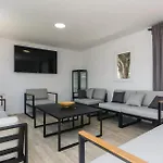 Ten-bedroom In Petrčane