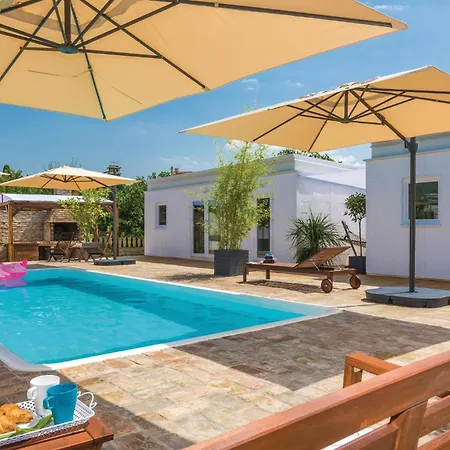 Pet Friendly In With Wifi Holiday home Petrcane