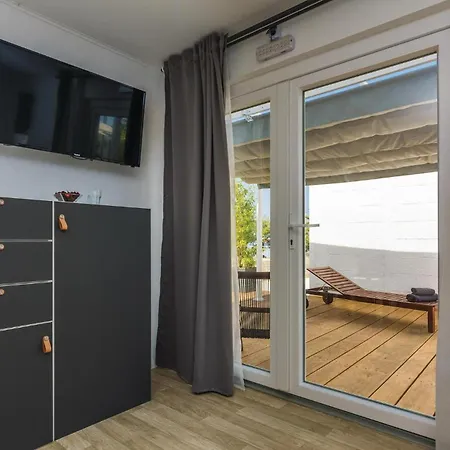 Ten-bedroom In Semesterbostad