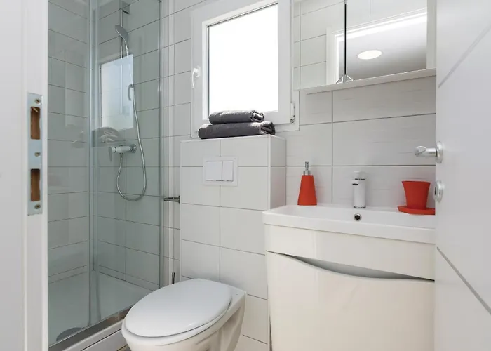 Ten-bedroom In Петрчане