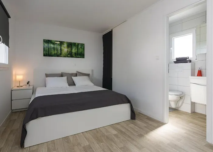 Дом отдыха Ten-bedroom In Петрчане