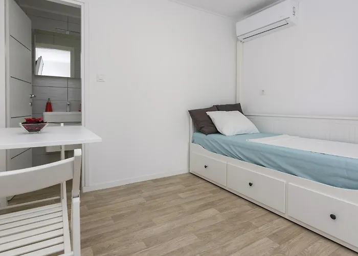 Ten-bedroom In * Петрчане